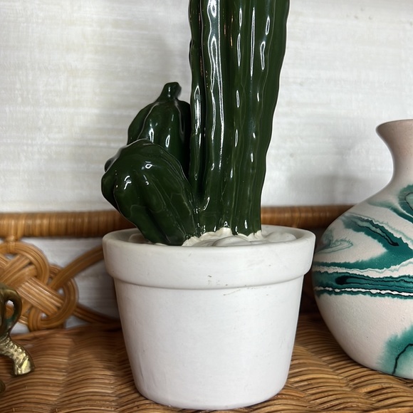 Ceramic hand painted cactus statue - Picture 5 of 11